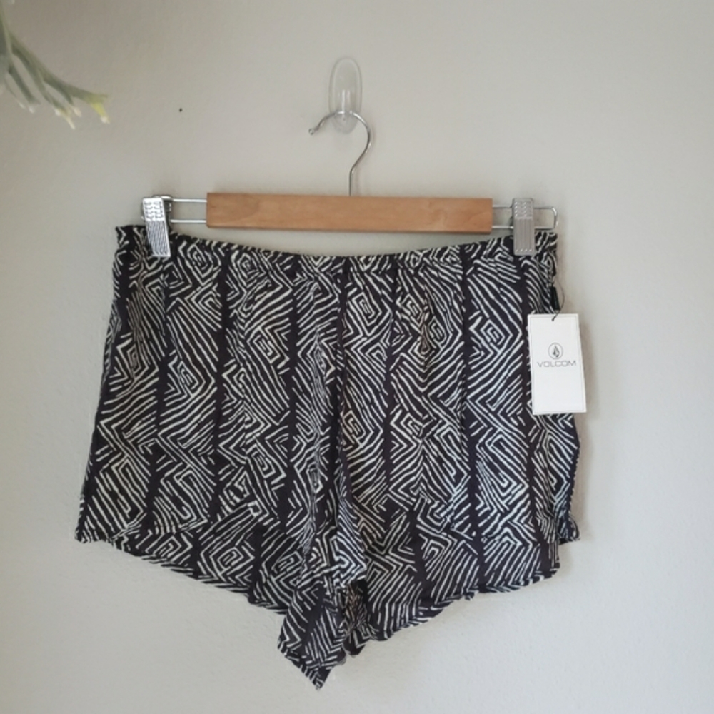 Volcom | Pull On Geometric Aztec Print Short Shorts - Picture 12 of 13